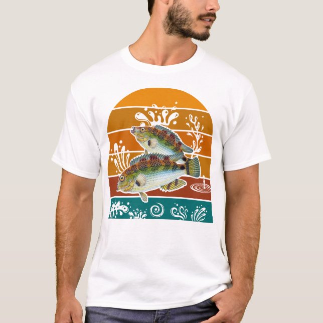 Camiseta Presente Retro de Pesca de Truta Marinha Manchada (Frente)