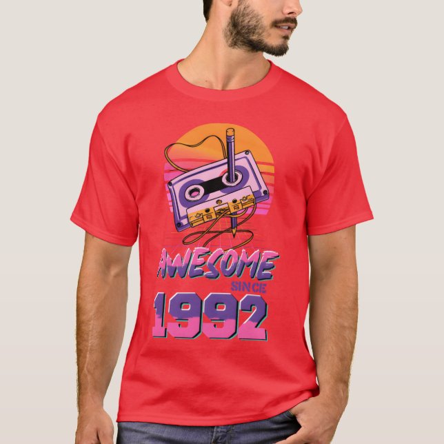 Camiseta Presente Revival Neon Cassette 1992 (Frente)