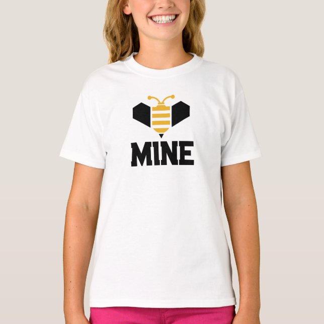 Camiseta Presente Romântico Minimalista de Abelha (Frente)