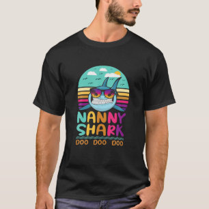 Camiseta Presentes de Aniversário Vintage Nanny Shark Doo D