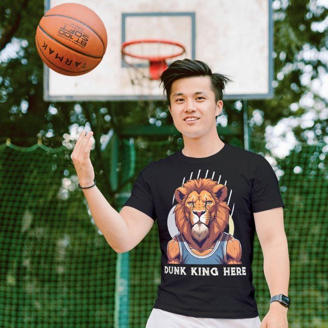 Camiseta Presentes de leão legal para amantes de basquetebo (Cool Lion Gifts for Basketball Lovers Coach Fans)
