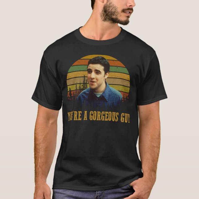 Camiseta Presentes Necessários 10 Coisas que Eu Odeio em Vo (Frente)
