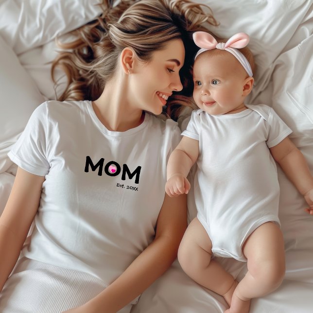 Camiseta Preta com Texto Estabelecido Mãe Coração  (Criador carregado)