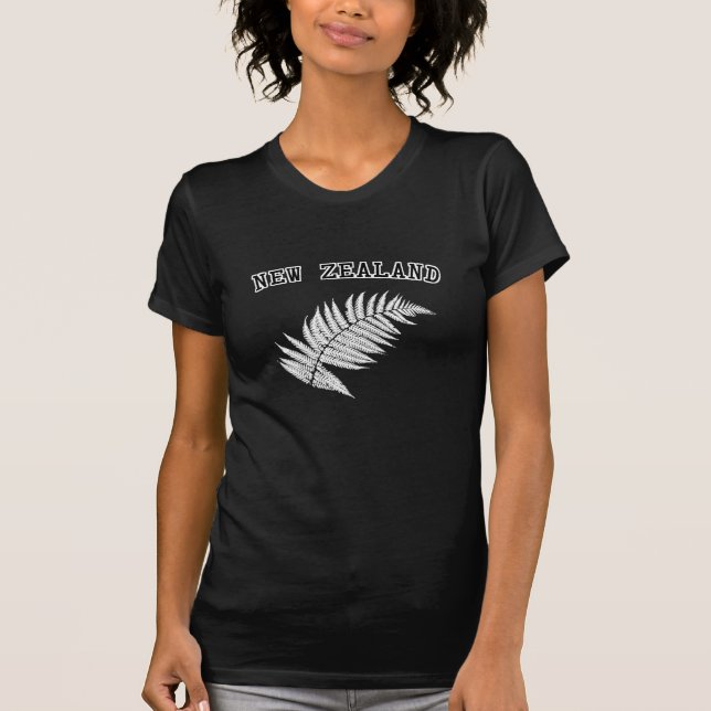 Camiseta Preta da Samambaia Prateada da Nova Zelân (Frente)