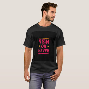 Camiseta preta de manga comprida com design
