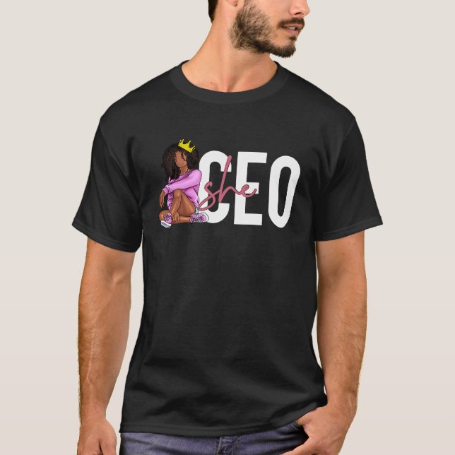Camiseta Preta Ela OEA CEO História Negra Mês Mulher Negra  (Frente)