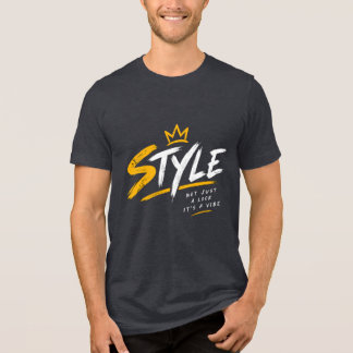 Camiseta preta masculina com tipografia gráfica da