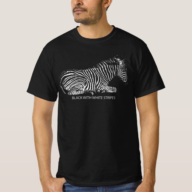 Camiseta Preto Com Listras Brancas (Frente)
