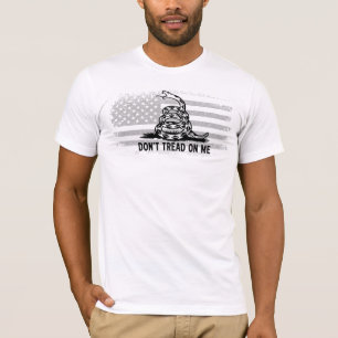 Camiseta Preto e Branco Não Prendam-me na bandeira american