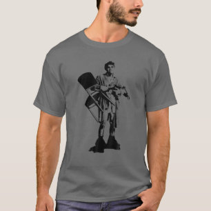 Camiseta Preto E Branco O Homem Segura A Design