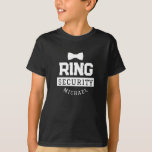 Camiseta Preto Funny Ring Security Casamento Favor Kid<br><div class="desc">Essa camiseta linda do garoto do casamento faz o presente perfeito para sua segurança no dia do seu casamento! Ele apresenta uma ilustração de um vínculo de arco com a legenda "Segurança do Anel". Este pino pode ser facilmente personalizado com o seu nome.</div>