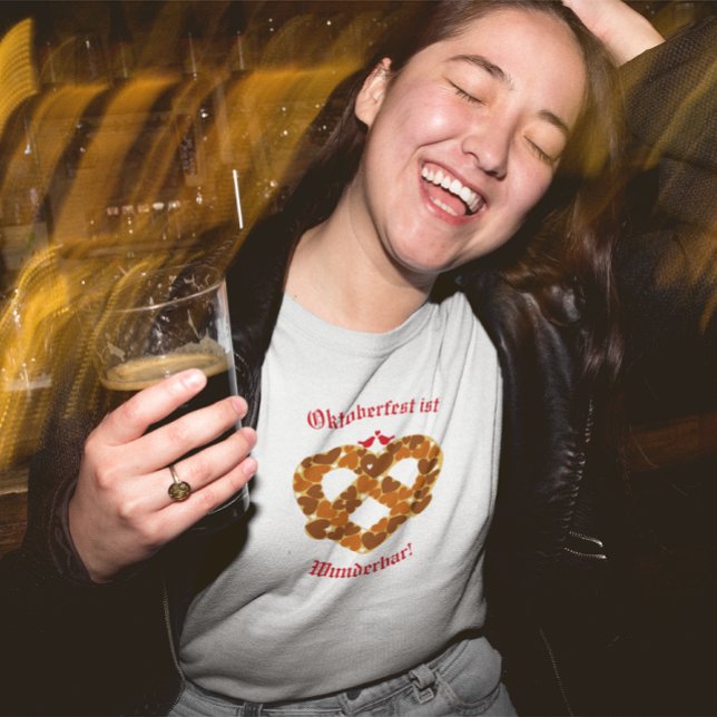 Camiseta Pretzel Heart Oktoberfest Personalizável (Criador carregado)