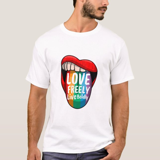 Camiseta Pride Quote T-Shirt – Love Freely Live Boldy  (Frente)