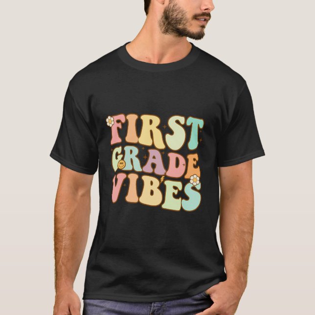 Camiseta Primeira Grau Vibes De Volta À Professora Da Escol (Frente)