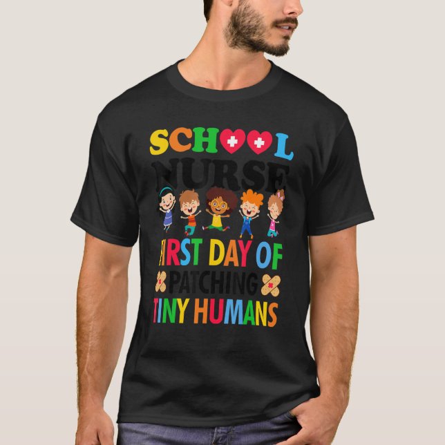 Camiseta Primeiro Dia De Patching De Enfermeira Da Escola H (Frente)