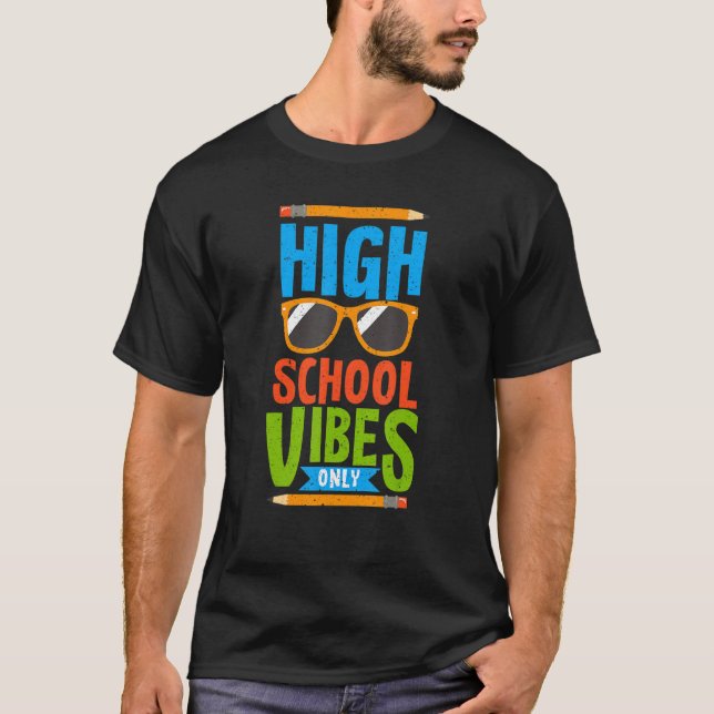 Camiseta Primeiro Dia De Segundo grau Apenas Professora De  (Frente)
