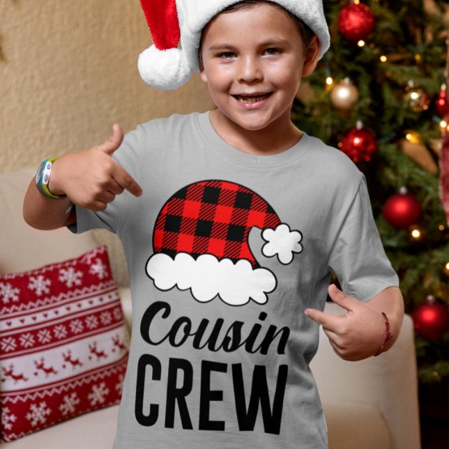 Camiseta Primo Tripulante Feriado de Natal Buffalo Xadrez C (Cousin Crew Christmas Holiday Buffalo Plaid Kid's T-Shirt)