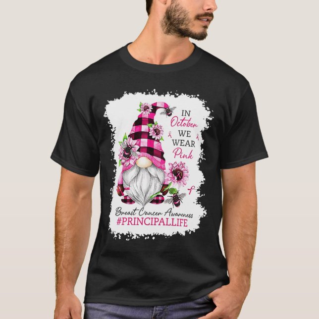 Camiseta Principal Life Em Outubro Vestimos Gnomo Rosa (Frente)