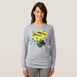 Camiseta prints of women's faces with colorful phrases