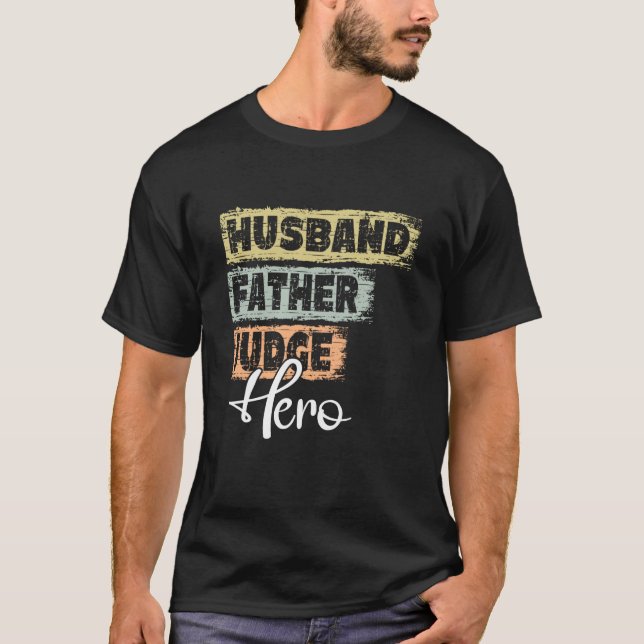 Camiseta Profession dad hero father Judge (Frente)