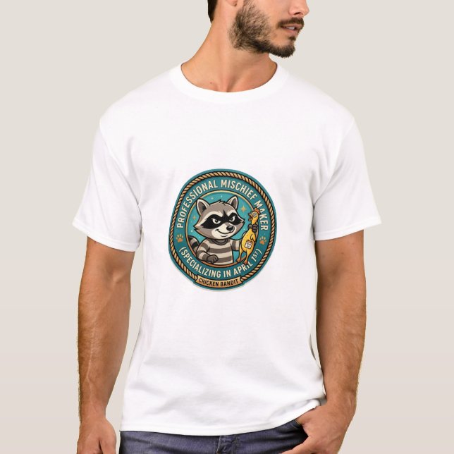Camiseta Professional Mischief Maker Raccoon Funny Tee (Frente)