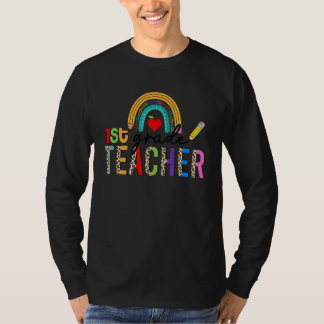 Camiseta Professor(a) de 1º Ano Leopardo Arco-íris Primeiro