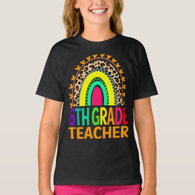 Camiseta Professor De 6 Grau Rainbow Leopardo De Volta À Es (Frente)