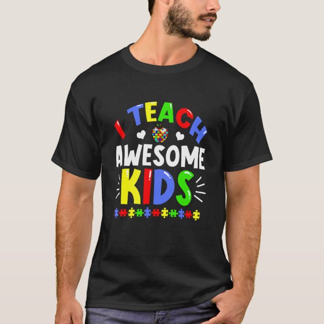 Camiseta Professor de Educação Especial em Autismo  Peça do (Frente)