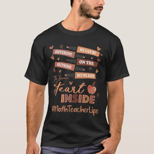 Camiseta Professor de Matemática Podemos Ser Diferentes Mês (Frente)