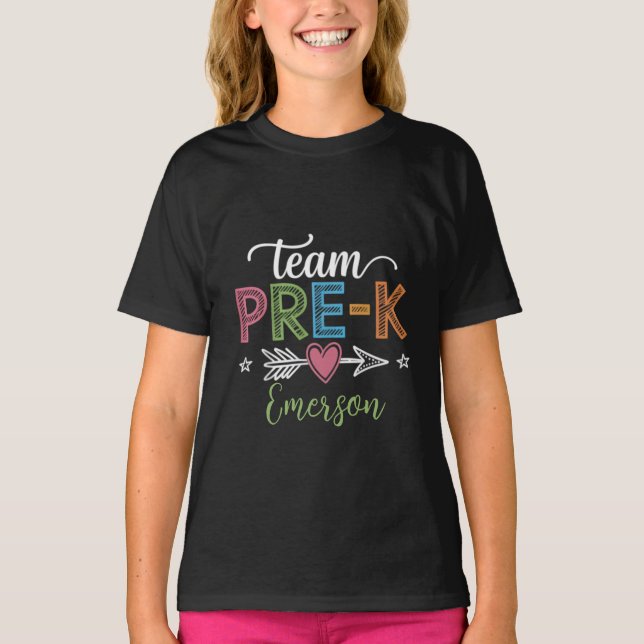Camiseta Professor de Pré-Escola Pré-K da Equipe com Nome P (Frente)