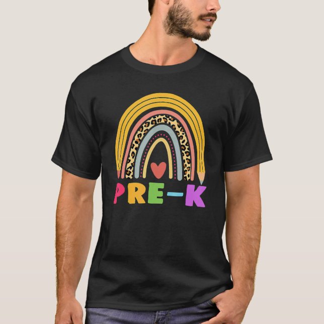 Camiseta Professor de Pré K Aluno Boho Arco-íris Volta às A (Frente)