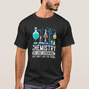 Camiseta Professor de Química é Como Cozinhar Só Não Lambe