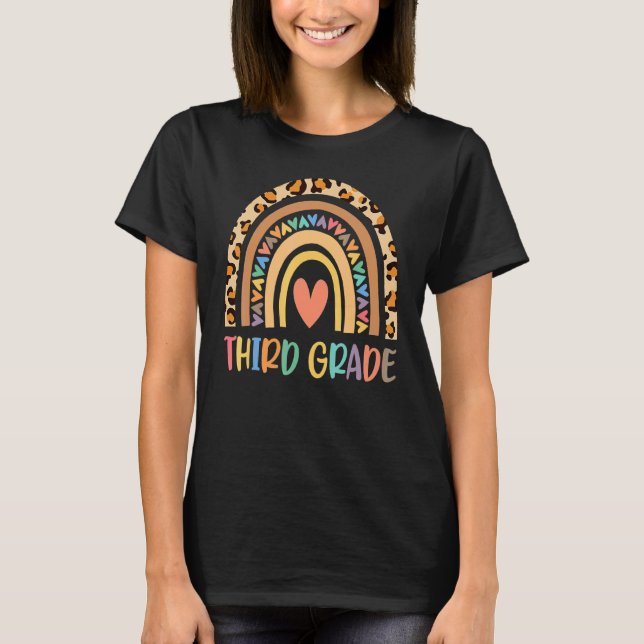 Camiseta Professor do 3º ano Rainbow Leopard 3º ano atrás (Frente)