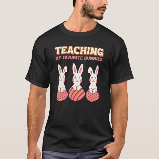 Camiseta Professor Felz pascoa Coelhinha Ensinando Meu Favo (Frente)