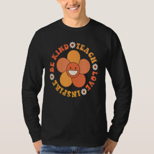 Camiseta Professor Groovy Hippy Seja Gentil Ensine Amor Ins