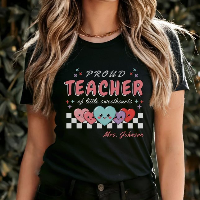 Camiseta Professor Orgulhoso de Artes Suecas Dia de os namo (Proud Teacher of Sweethearts Valentine's Day Black T-Shirt
)