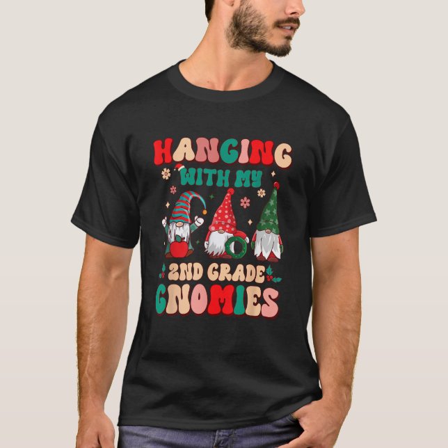 Camiseta Professor Pendurado Com Meus Gnomos Natal da 2ª Sé (Frente)