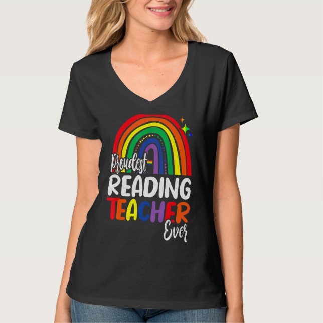 Camiseta Professor Que Lê Mais Profundamente Eu Prometo Ens (Frente)