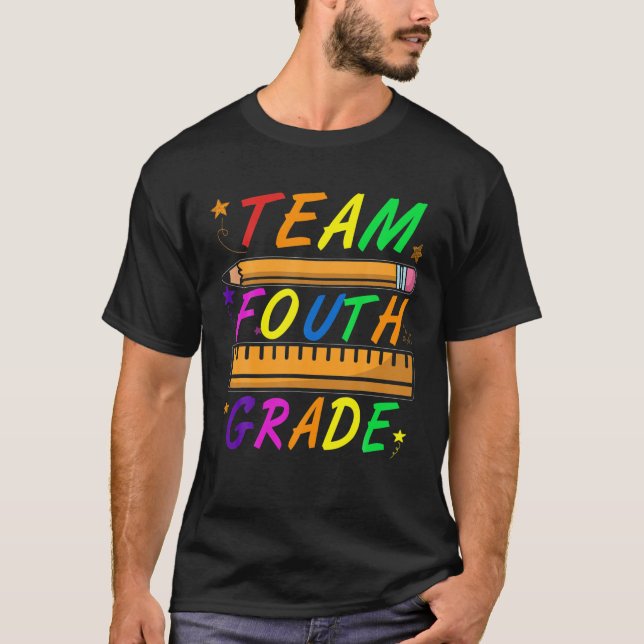 Camiseta Professora Da 4ª Série Da Equipe Engraçada De Volt (Frente)
