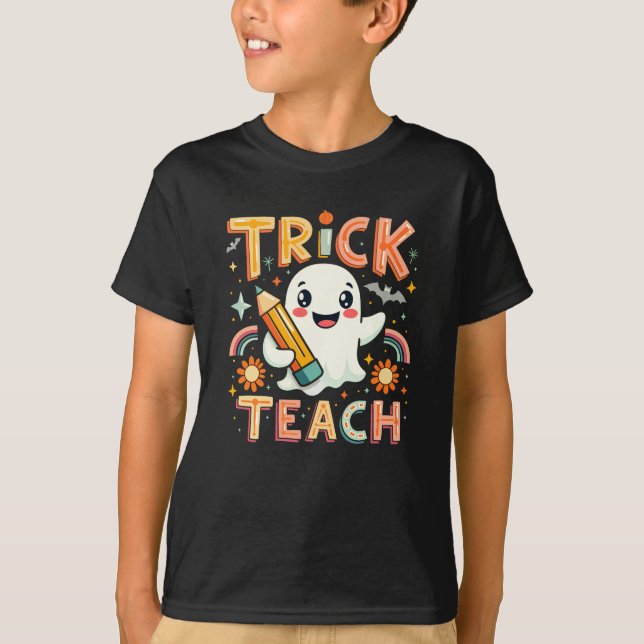 Camiseta Professora De Escolas De Truque Ou Ensino Que Ghos (Frente)