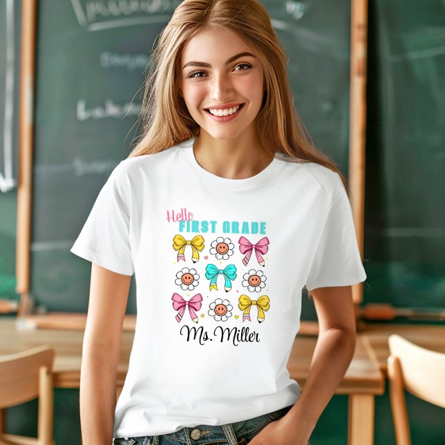 Camiseta Professora De Volta Ao Lápis De Arco Da Escola Cut (Teacher Back To School Cute Bow Pencil Name T-Shirt)
