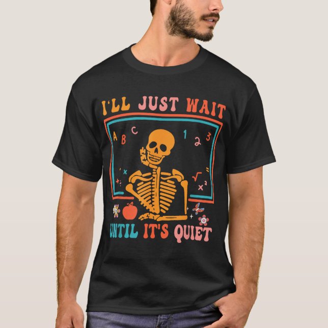 Camiseta Professora Do Halloween Eu Esperarei Até Ficar Qui (Frente)