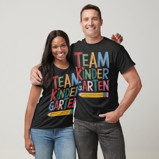 Camiseta Professora Do Jardim De Infância Da Equipe Engraça (Unissex)