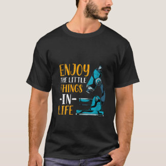 Camiseta Professora em Biologia por Microbiologia de Ciênci