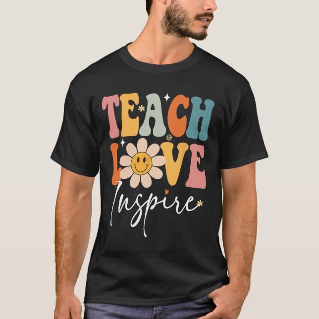 Camiseta Professora Ensina Amor Com Retro Volta Para A Esco (Frente)
