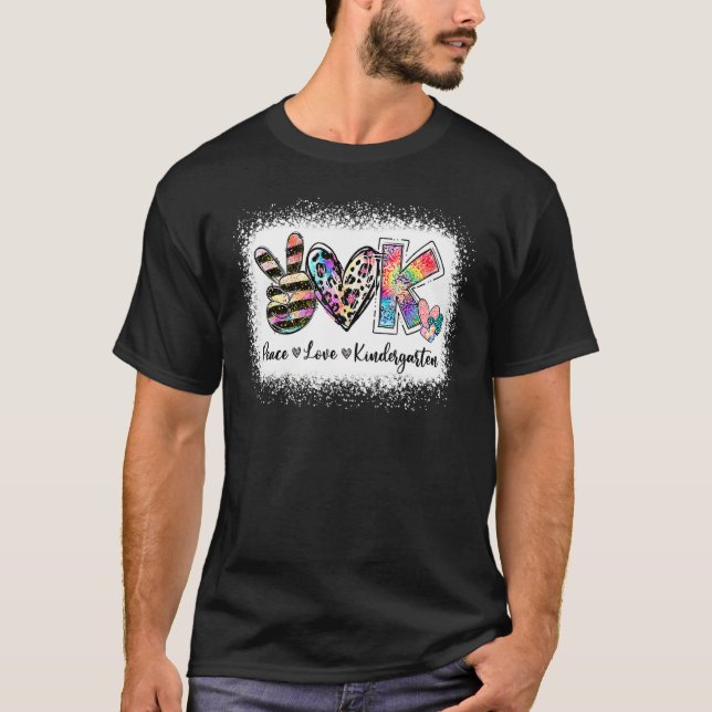 Camiseta Professora Grau Paz Amor Team Kindergarten (Frente)