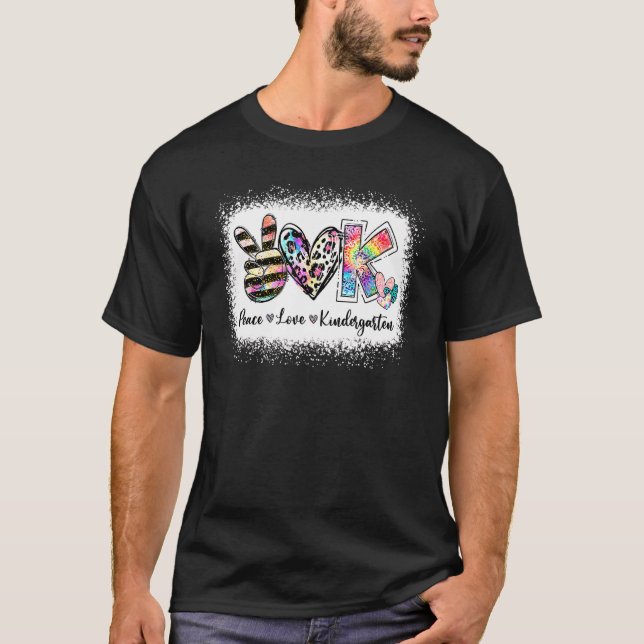 Camiseta Professora Grau Paz Amor Team Kindergarten (Frente)