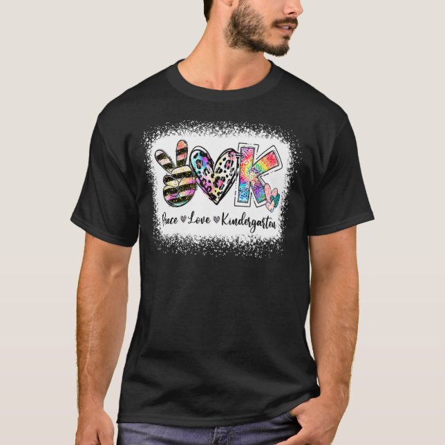 Camiseta Professora Grau Paz Amor Team Kindergarten (Frente)