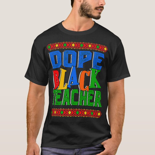 Camiseta Professora Negra Dope História Negra Mês 2022 BHM  (Frente)