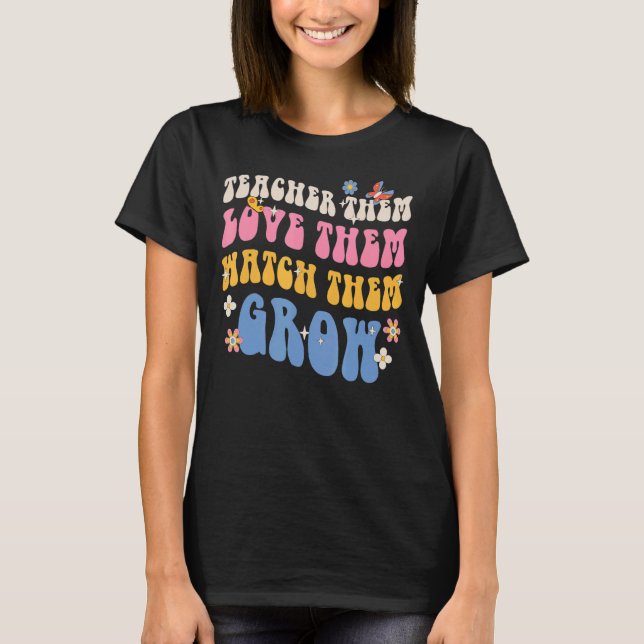 Camiseta Professora Os Ama Observá-Los Crescer Retrô Teach (Frente)